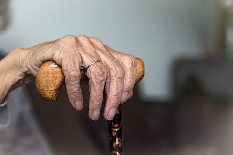 Terrible Realidad El Maltrato A Adultos Mayores Efekto10