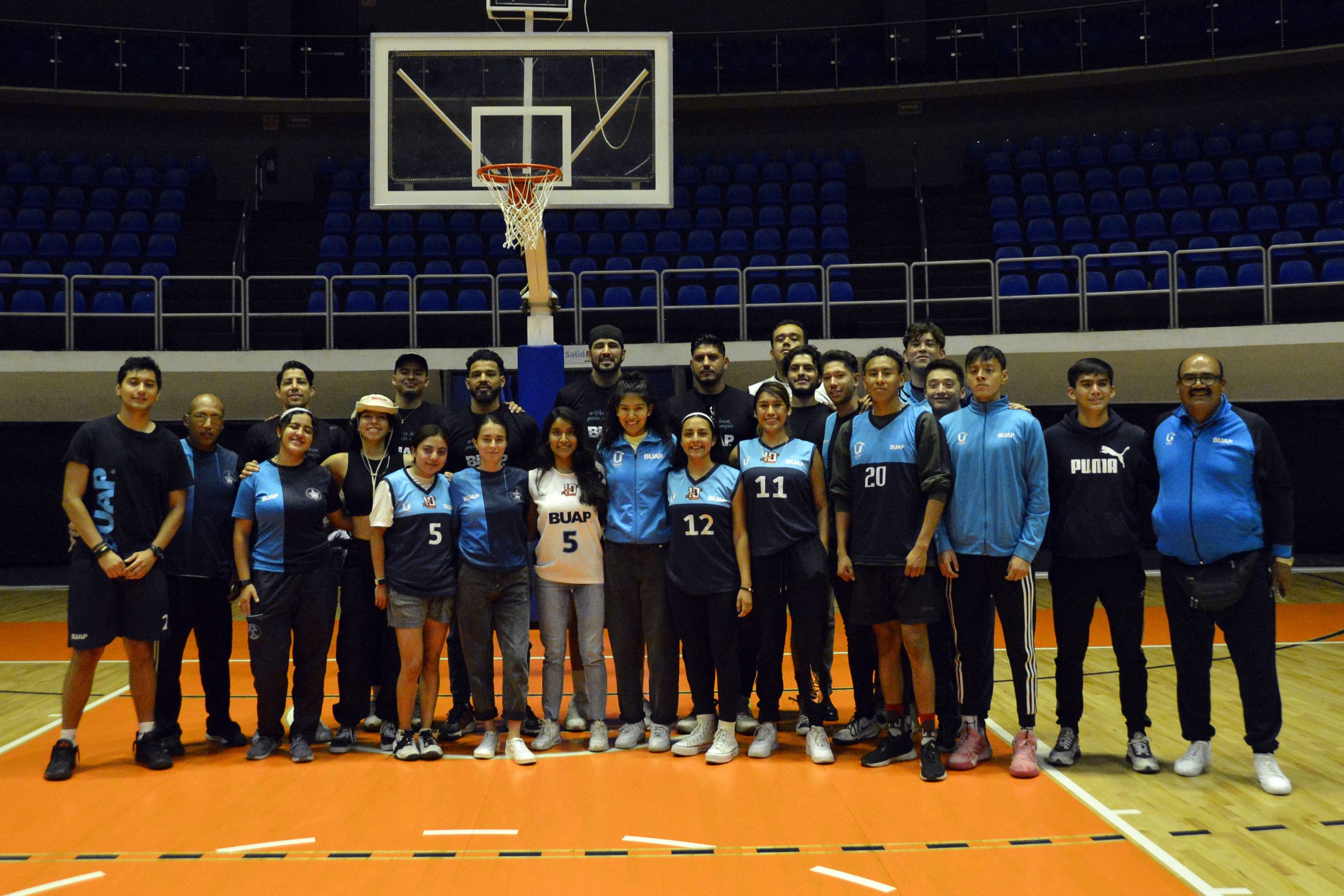 BUAP, una de las pocas instituciones en fomentar el baloncesto a través de  una clínica deportiva | Efekto10